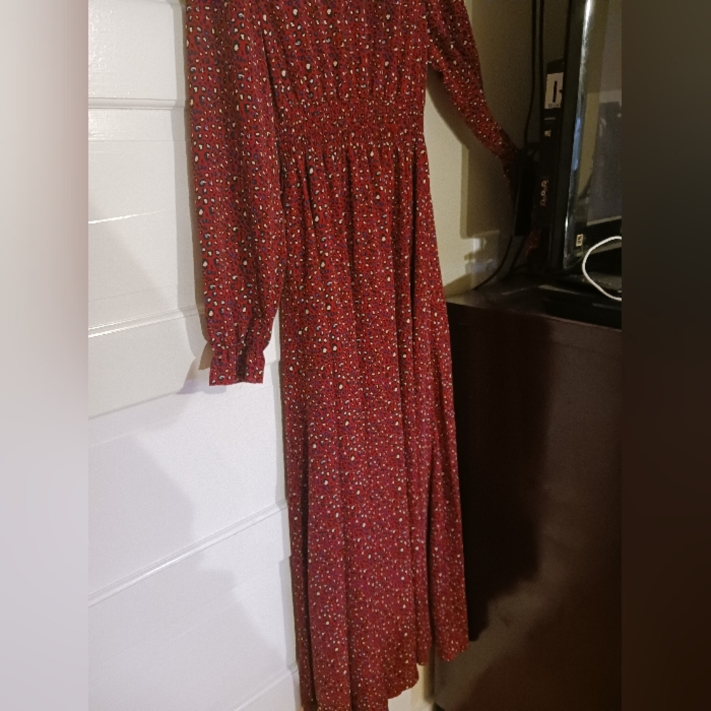 Dress - Picture 2 of 2